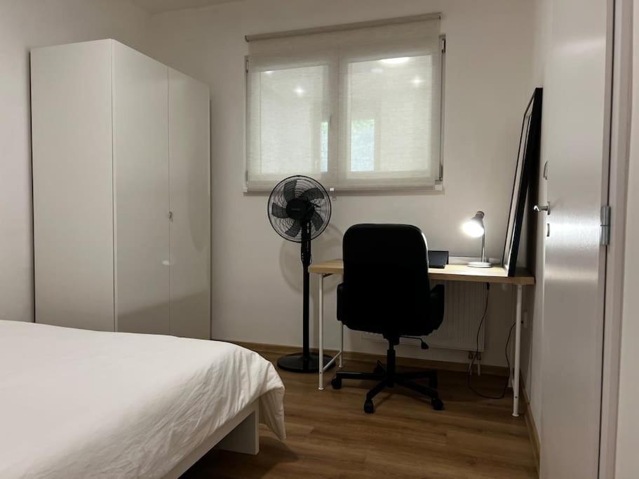Two Apartments, Free Parking, Close To The Center Prag
