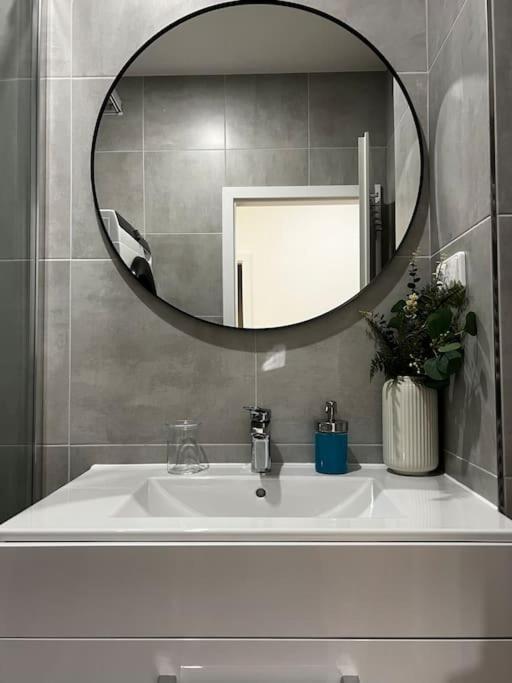 Two Apartments, Free Parking, Close To The Center * Prag