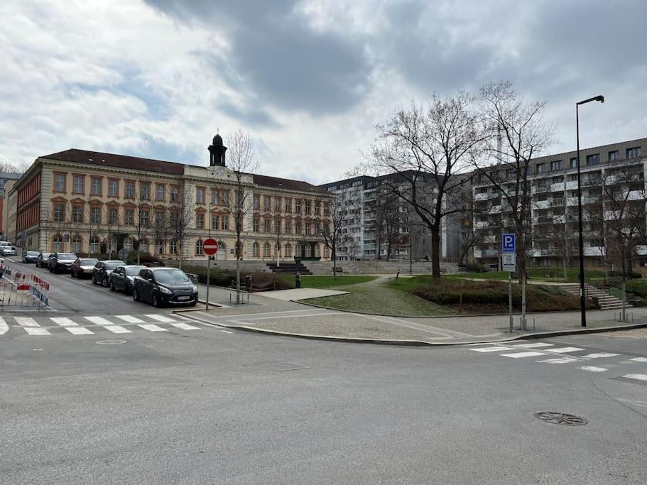 Two Apartments, Free Parking, Close To The Center Prag