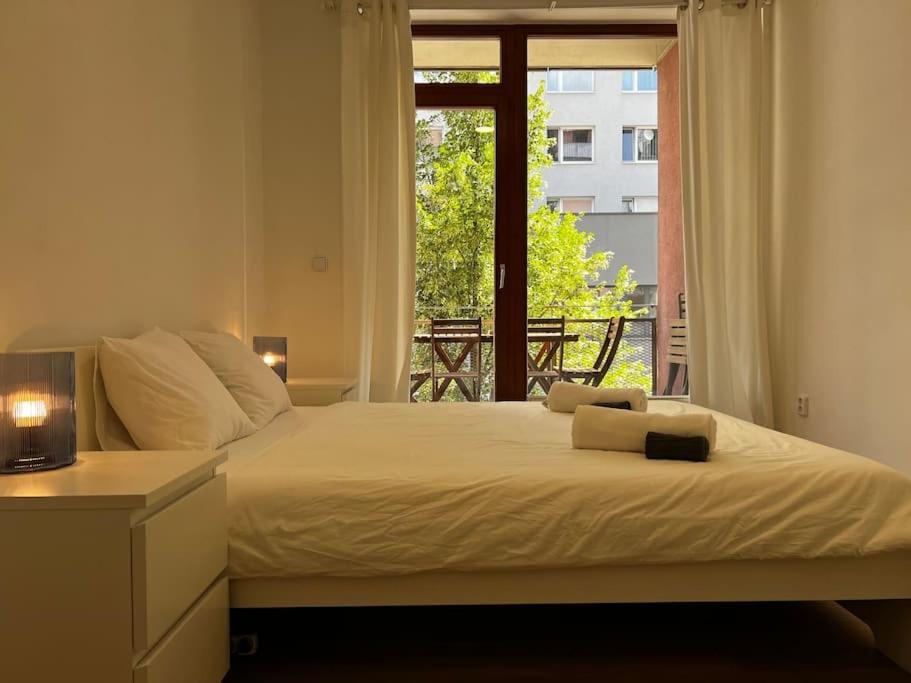 Two Apartments, Free Parking, Close To The Center * Prag
