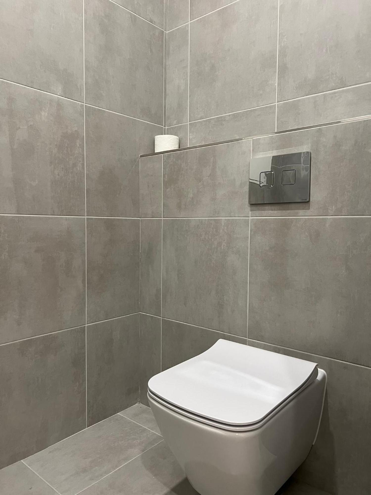 Two Apartments, Free Parking, Close To The Center Apartment *